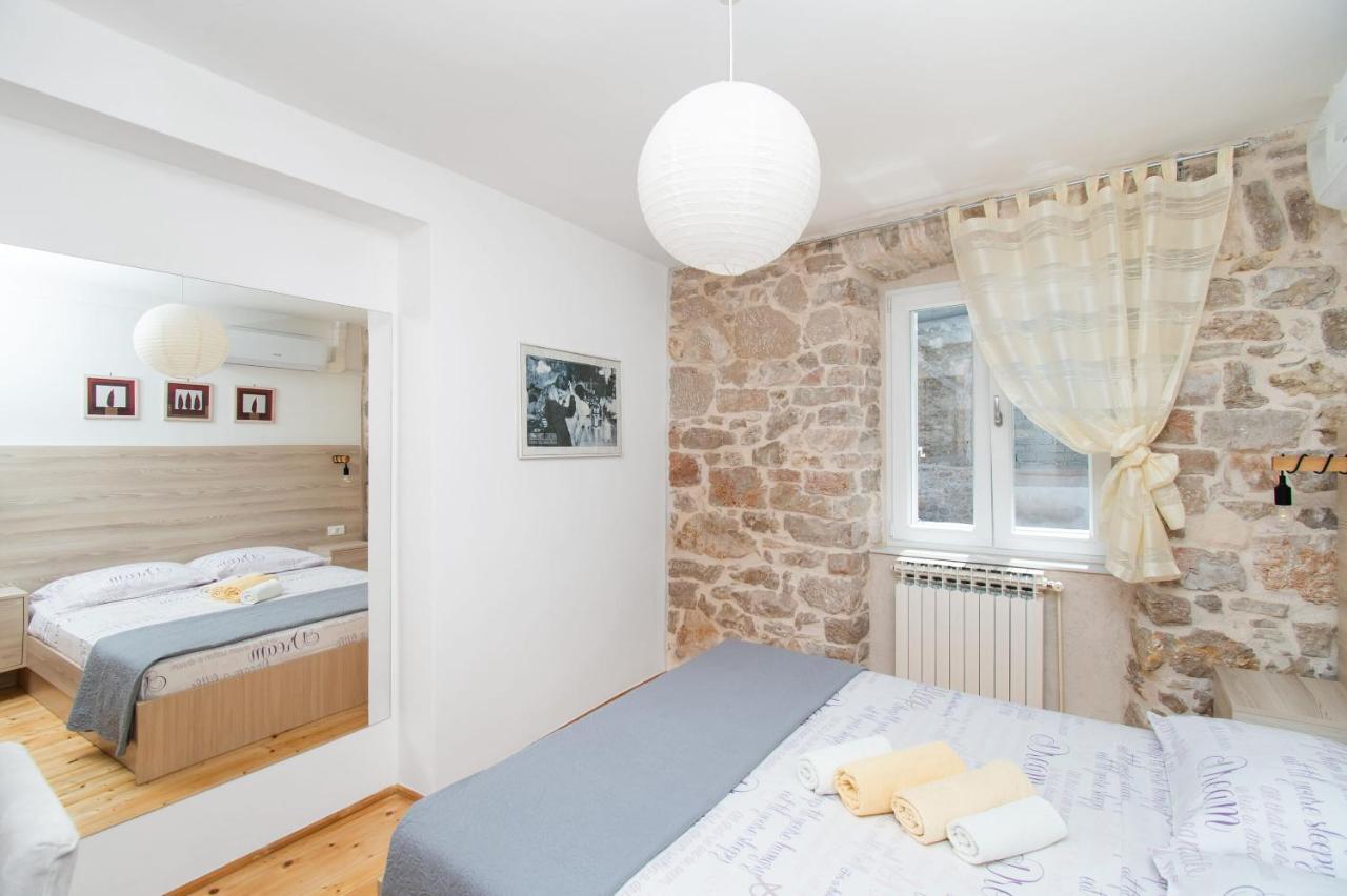 Apartment Julija Vodice Bagian luar foto
