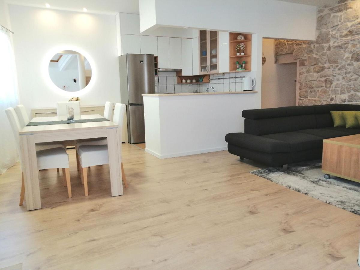 Apartment Julija Vodice Bagian luar foto
